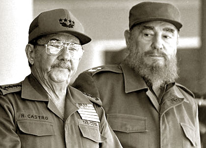 Fidel y Raúl Castro
